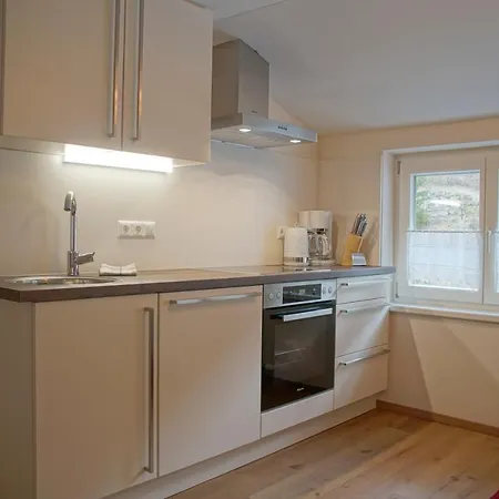 Stocker - Zur Schmiede سخلادميخ